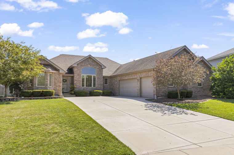 Photo of 2838 Meadow Path New Lenox, IL 60451