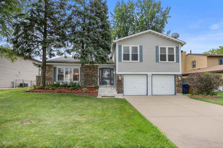 Photo of 155 Hesterman Dr Glendale Heights, IL 60139