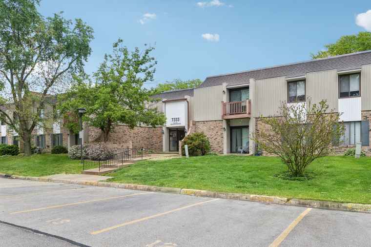 Photo of 7333 Grand Ave #102 Downers Grove, IL 60516