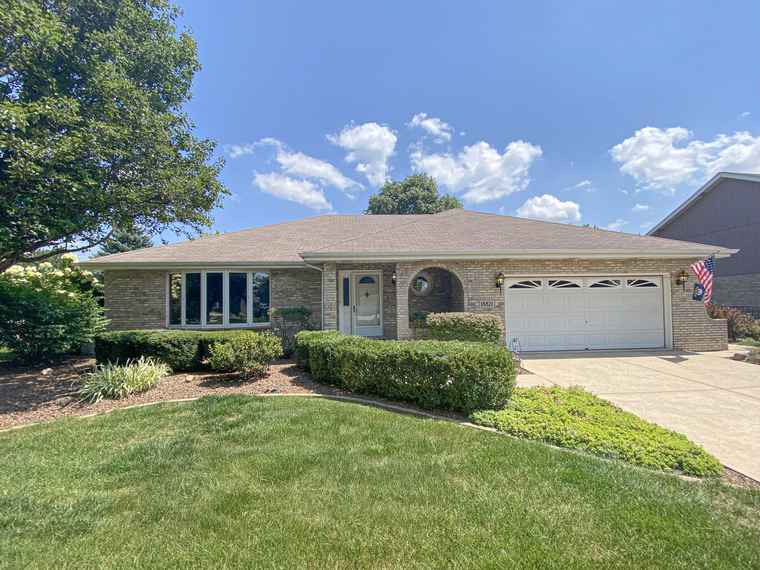 Photo of 18821 Dickens Dr Mokena, IL 60448