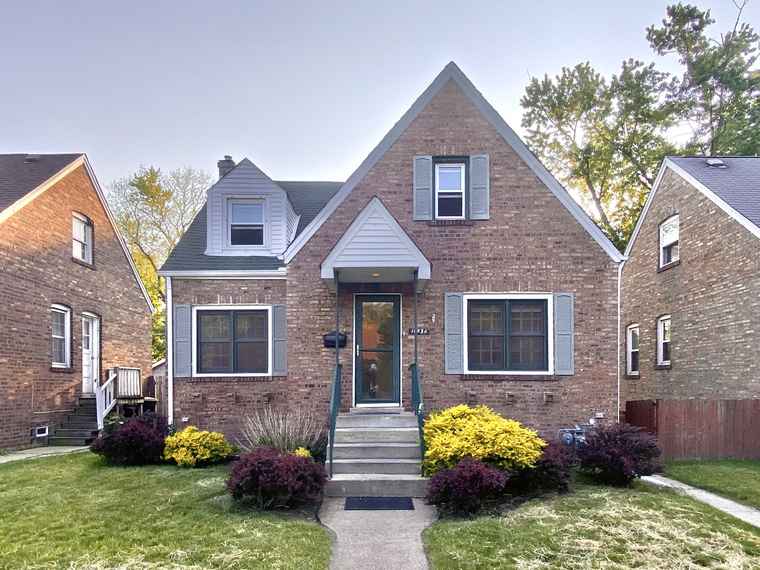 Photo of 18034 Ridgewood Ave Lansing, IL 60438