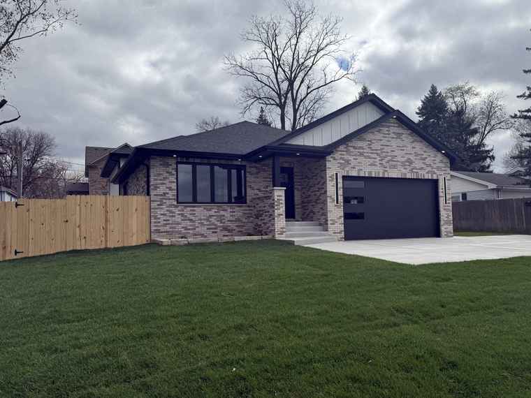 Photo of 7327 W College Dr Palos Heights, IL 60463