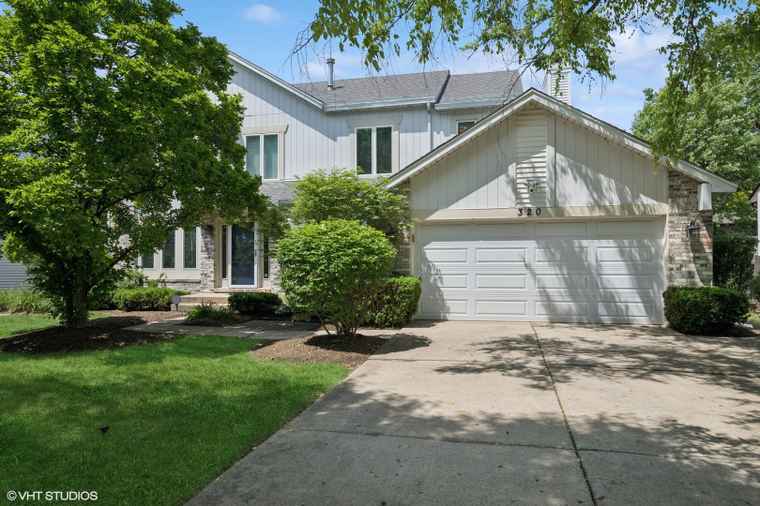 Photo of 320 Chateau Dr Buffalo Grove, IL 60089
