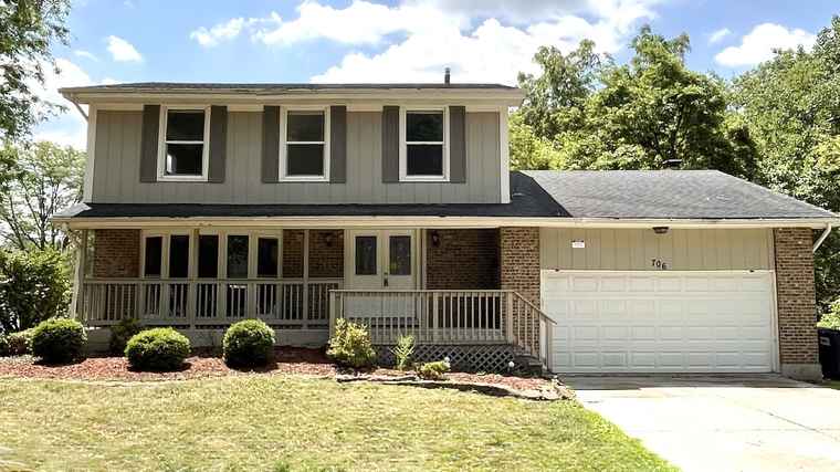 Photo of 706 Carnation Ln Matteson, IL 60443
