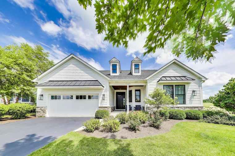 Photo of 1109 Rebecca Ct Libertyville, IL 60048