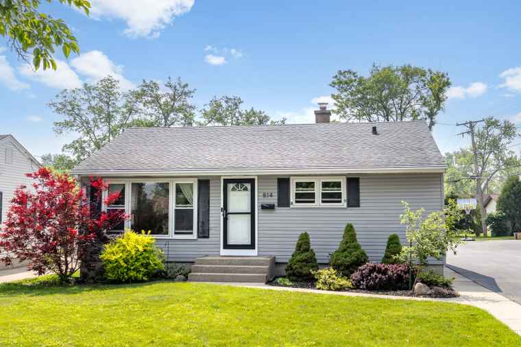 Photo of 814 S Harvard Ave Villa Park, IL 60181