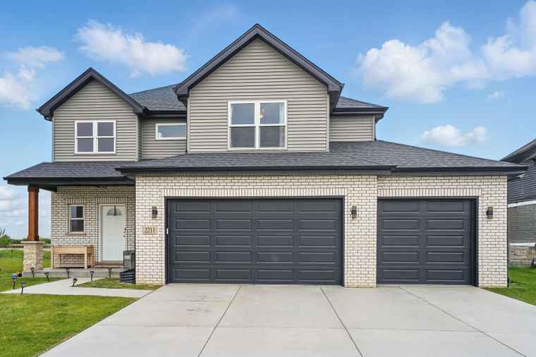 Photo of 2211 Stone Creek Dr New Lenox, IL 60451