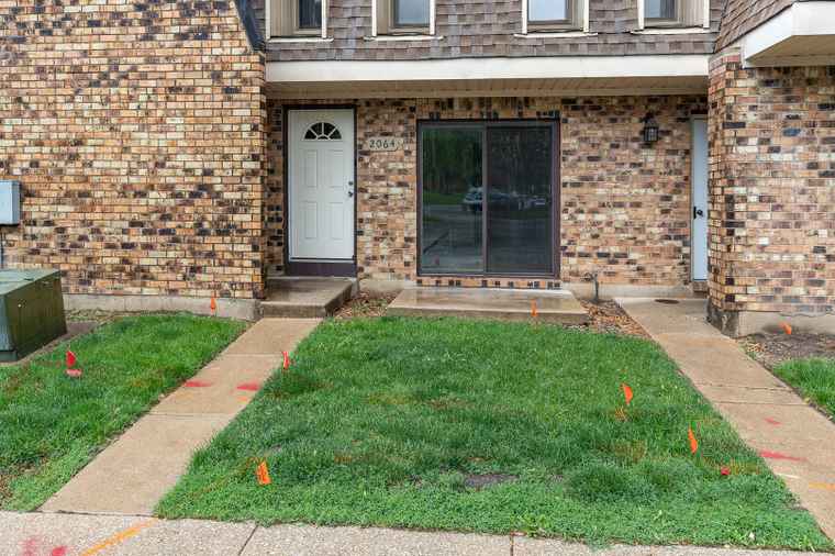 Photo of 2064 Country Club Dr Woodridge, IL 60517