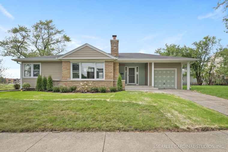 Photo of 944 S Harvard Ave Villa Park, IL 60181