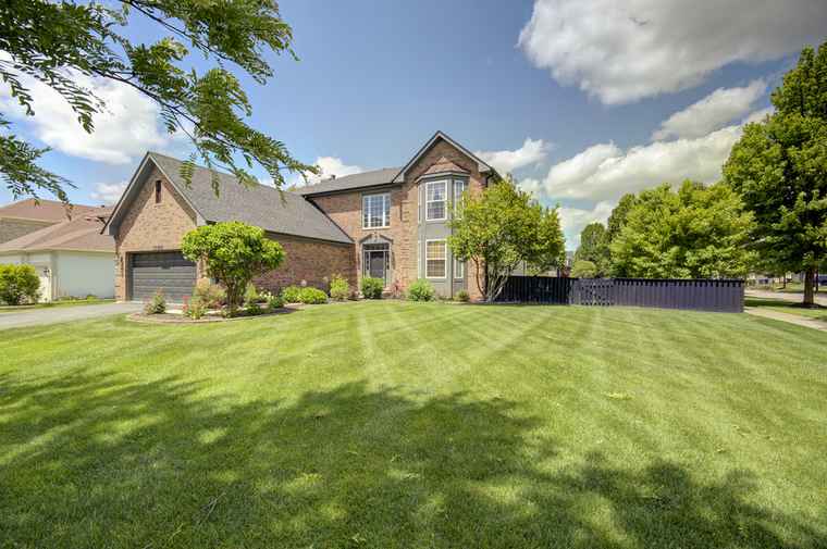 Photo of 3536 Timber Creek Ln Naperville, IL 60565