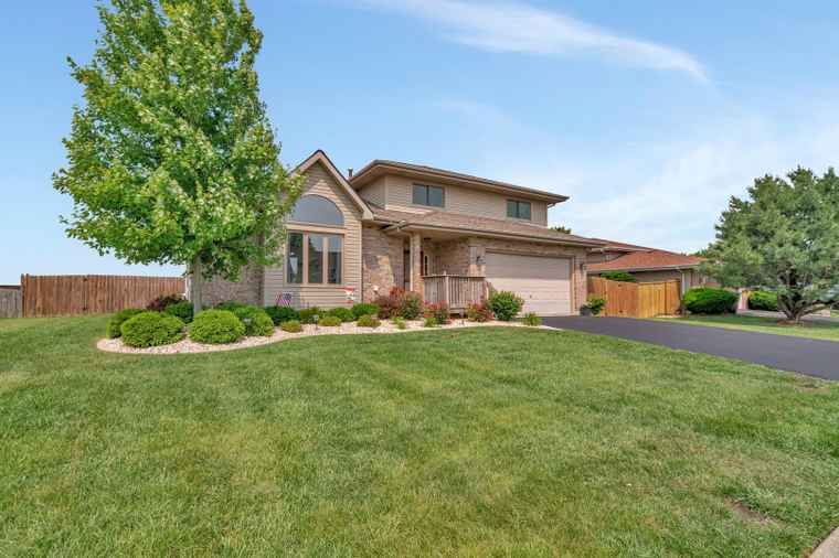 Photo of 2825 Centurion Ln New Lenox, IL 60451
