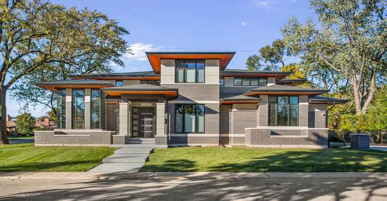 Photo of 6505 N Knox Ave Lincolnwood, IL 60645