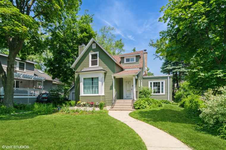 Photo of 2617 Thayer St Evanston, IL 60201