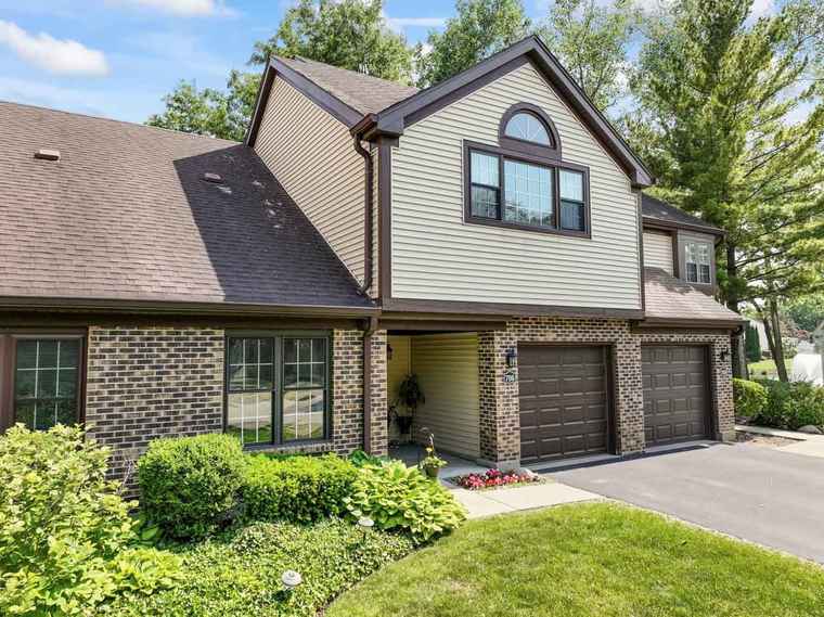 Photo of 706 Brandon Pl Wheeling, IL 60090