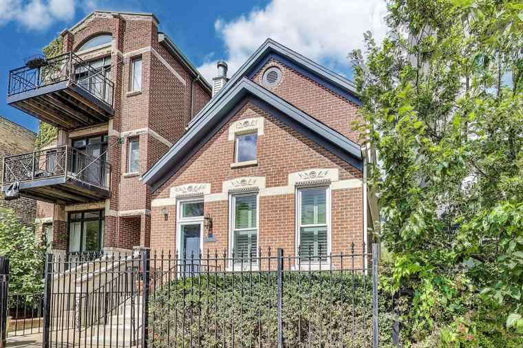 Photo of 1920 W Armitage St Chicago, IL 60622