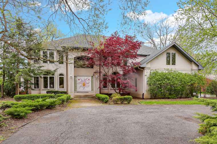 Photo of 1730 Cambridge Ave Flossmoor, IL 60422