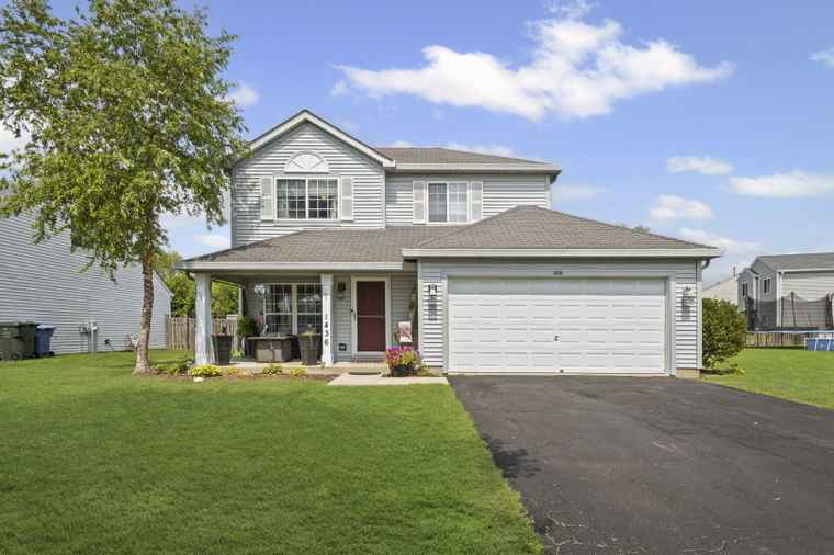 Photo of 1436 Marleigh Ln South Elgin, IL 60177