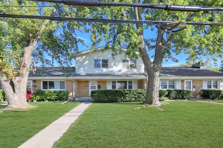 Photo of 9002 N Clifton Ave Niles, IL 60714