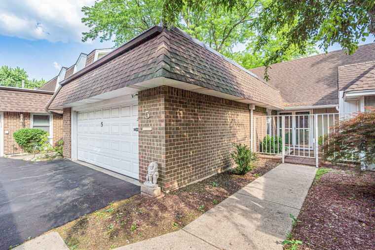 Photo of 5 Haverhill On Auburn Rolling Meadows, IL 60008