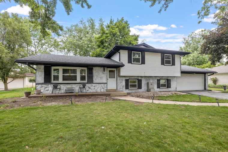 Photo of 204 Pfaff Dr Frankfort, IL 60423