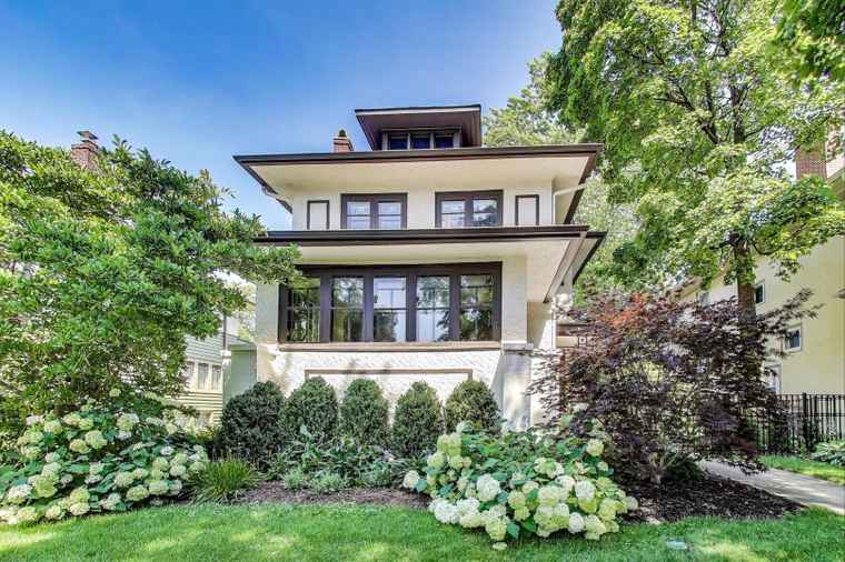 Photo of 822 Columbian Ave Oak Park, IL 60302