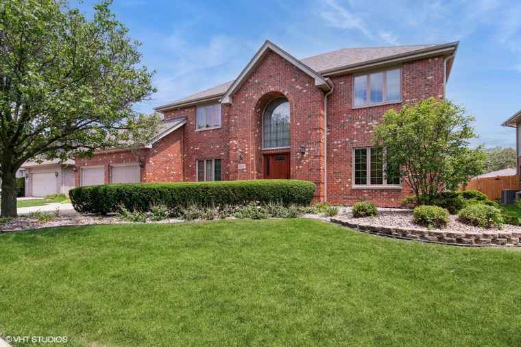 Photo of 15537 Harbor Town Dr Orland Park, IL 60462