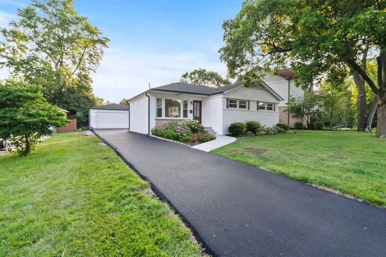 Photo of 406 N Yale Ave Arlington Heights, IL 60005