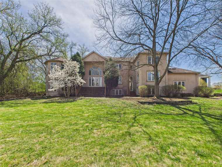 Photo of 408 N Butterfield Rd Libertyville, IL 60048