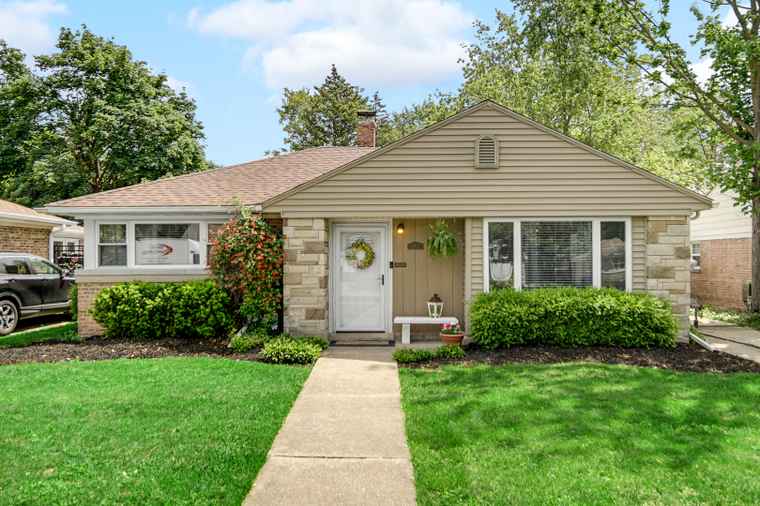 Photo of 17601 Howe Ave Homewood, IL 60430