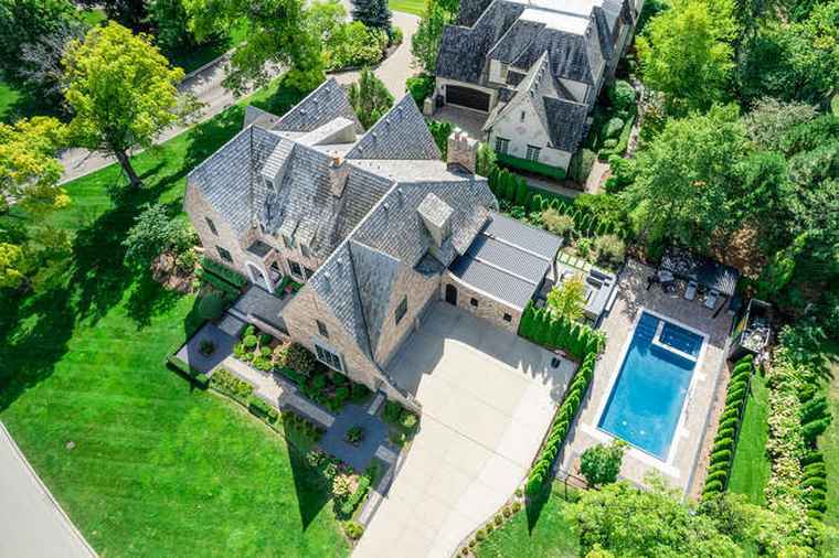 Photo of 31 Concord Dr Oak Brook, IL 60523