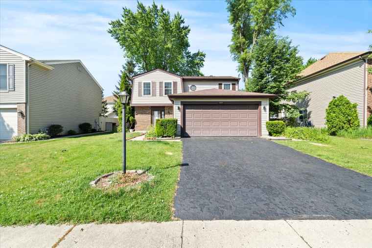 Photo of 640 Rodenburg Rd Roselle, IL 60172