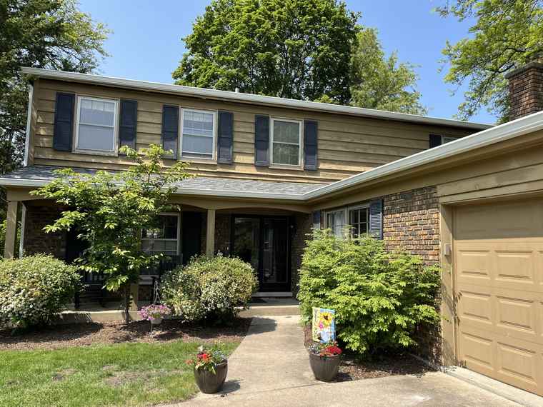 Photo of 1539 Wincanton Dr Deerfield, IL 60015
