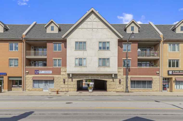 Photo of 310 S Main St #216 Lombard, IL 60148