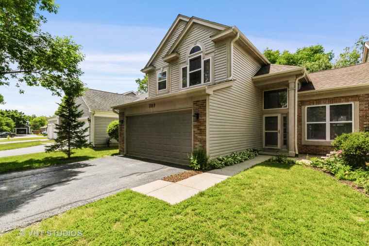 Photo of 1109 Blackburn Dr Grayslake, IL 60030