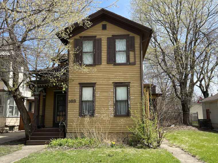 Photo of 168 S Fourth St Aurora, IL 60505