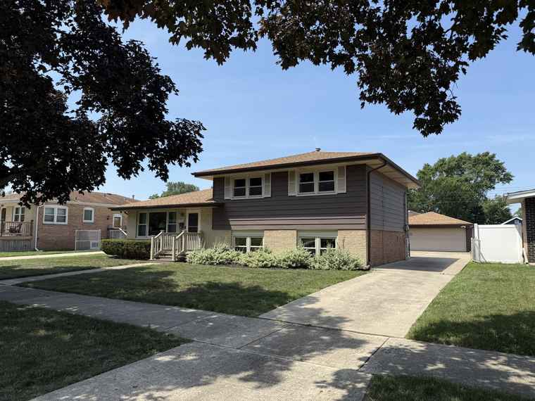 Photo of 9732 Massasoit Ave Oak Lawn, IL 60453