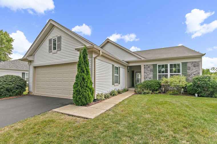 Photo of 13252 Sierra Glen Rd Huntley, IL 60142