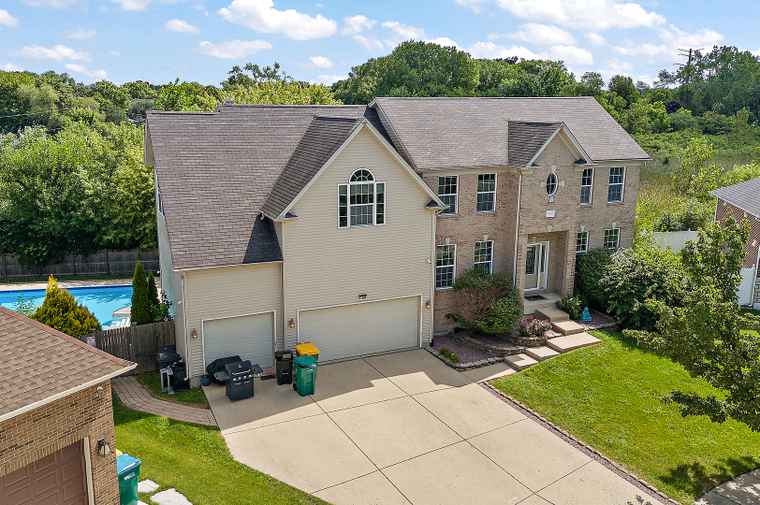 Photo of 23660 Dayfield Ct Plainfield, IL 60586