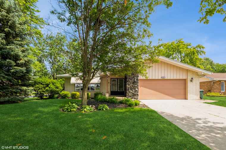 Photo of 1233 Timber Pl New Lenox, IL 60451