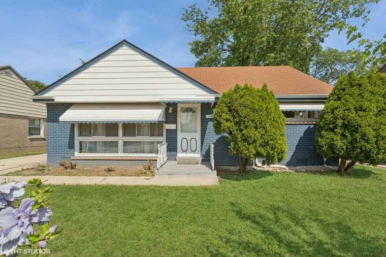 Photo of 1113 Bristol Ave Westchester, IL 60154