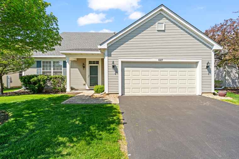 Photo of 627 Saugatuk Cir Romeoville, IL 60446