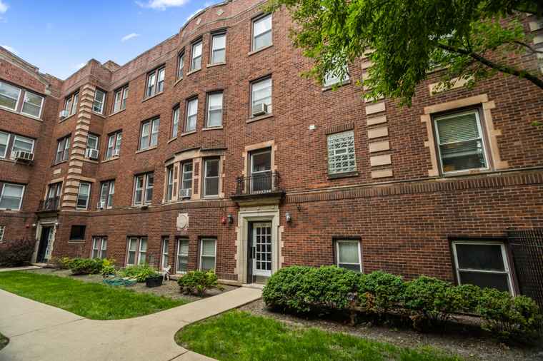Photo of 132 Clyde Ave #1 Evanston, IL 60202