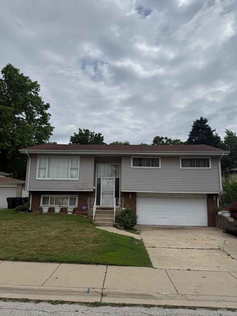 Photo of 15203 Waterman Dr South Holland, IL 60473