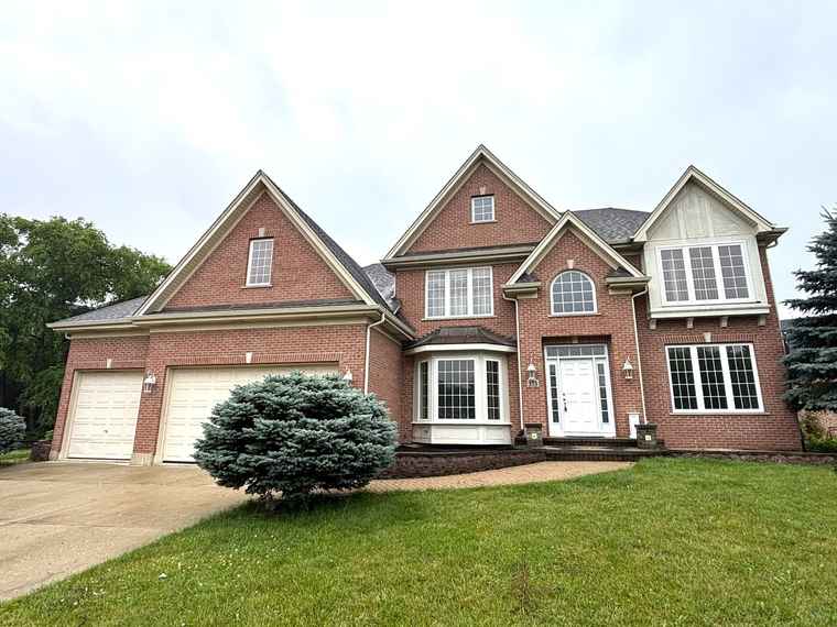 Photo of 375 W Devon Ave Roselle, IL 60172