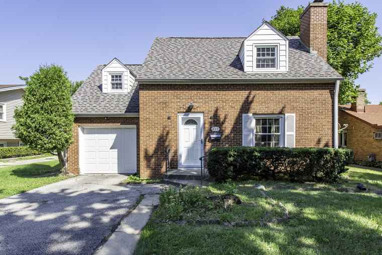 Photo of 411 N Martin Ave Waukegan, IL 60085