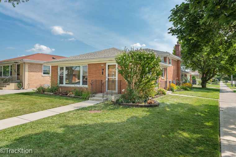 Photo of 8605 N Merrill St Niles, IL 60714