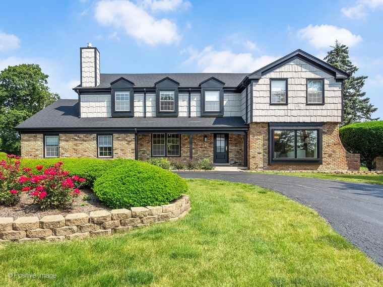 Photo of 8 Wyndham Ct Oak Brook, IL 60523