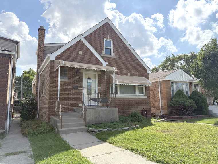 Photo of 6849 S Keeler Ave Chicago, IL 60629