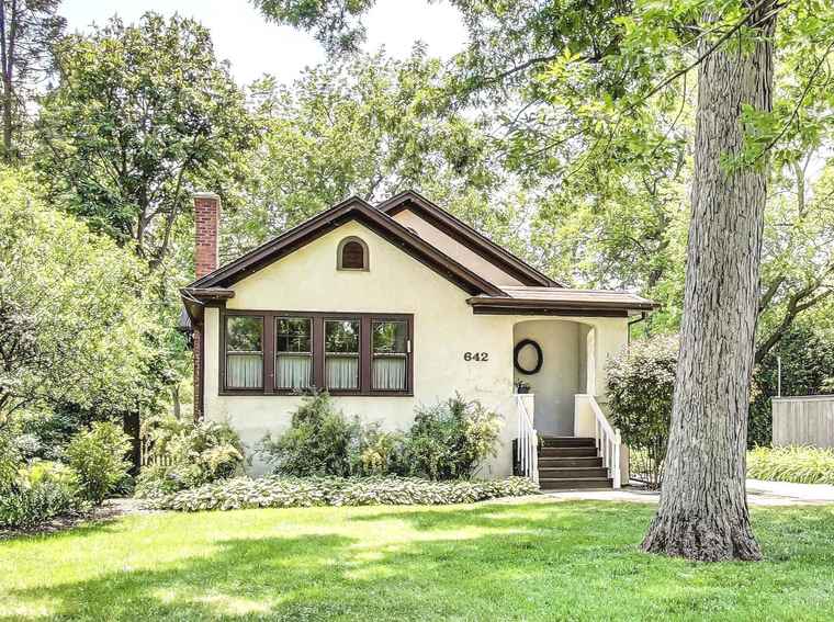 Photo of 642 Gray Ave Highland Park, IL 60035