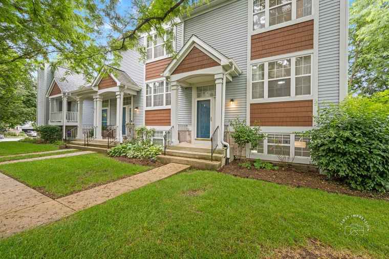 Photo of 1616 Orchard Ct West Chicago, IL 60185